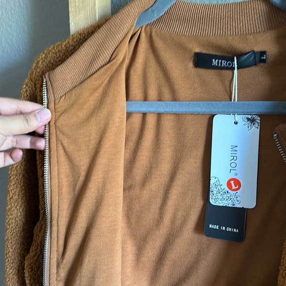 Mirol Sherpa Bomber - Picture 2 of 3